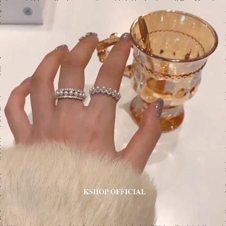 年后发！【Apm同款戒指、手链合集】销量爆款！经典款都在这里🔥世上最全合集！穿搭不可缺少的神仙饰品🤩精选门店爆款❗官网千元价位❗锌合金镀厚银和镀18K真金+施华洛珍珠+天然贝壳材质+微镶5A级锆石 商品图0