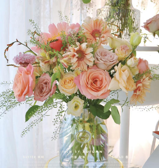 【缤纷多彩】小花园系列精选包年周花，共52束，加送2个花瓶 商品图0