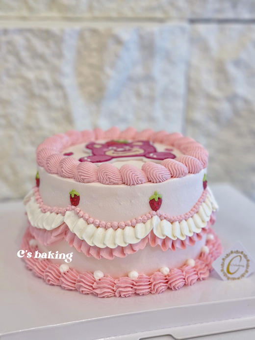 #复古风 #手绘蛋糕 #可爱草莓熊 #迪士尼Disney #玩具总动员Lotso #小女孩最爱#女童蛋糕 忌廉蛋糕（默认自提，收费配送请联系客服） 商品图2