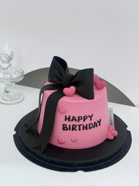 甜酷蝴蝶结玫红黑撞色爱心蛋糕（图一加高效果图，图二常规高度）
