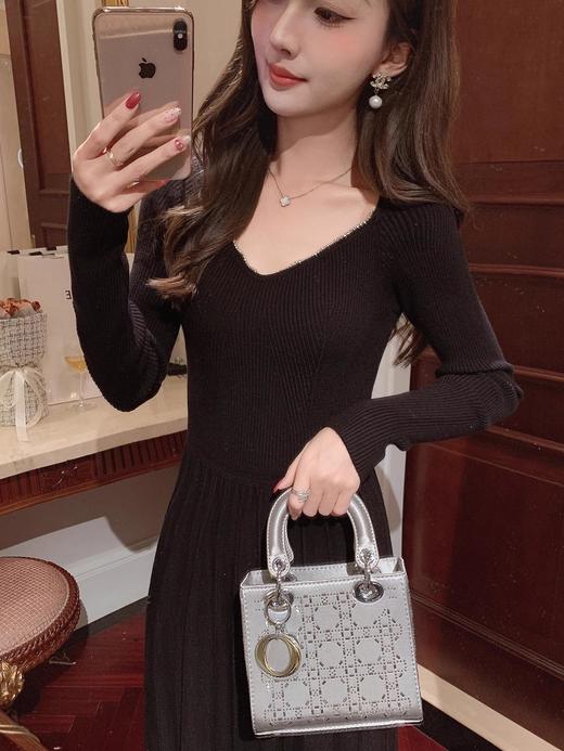 张心子【曼城之约】秋冬厚实弹力修身显瘦针织连衣裙 U2410075 商品图3