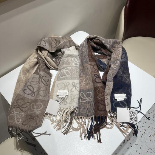 E053罗意威经典双色棋盘格羊绒围巾 商品图2