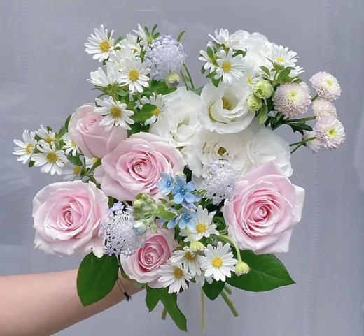 【美好生活】小惊喜系列精品包年鲜花，共计52束，再送2个花瓶 商品图2