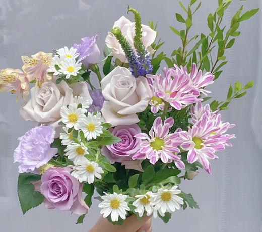 【美好生活】小惊喜系列精品包年鲜花，共计52束，再送2个花瓶 商品图5