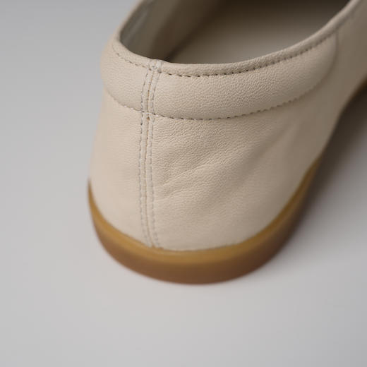 ROMI STUDIO “简约生活” 头层牛皮轻量感透气系带平底鞋 427X4073 商品图4