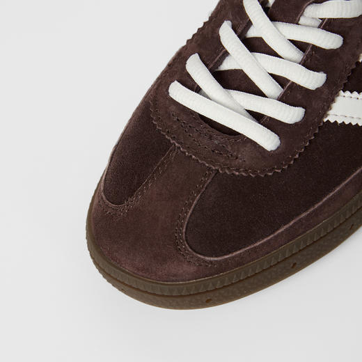 ROMI STUDIO“美式复古”牛皮拼羊皮绒面撞色平底德训鞋RW24LP30854 商品图2