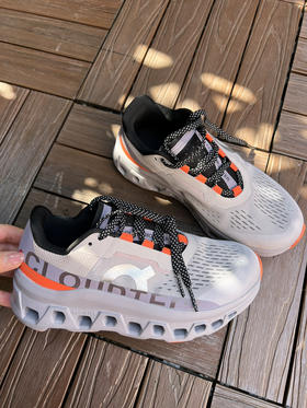 113-1 On时尚潮流 舒适透气 防滑耐磨 休闲运动跑步鞋 选大一码更舒适 我穿37