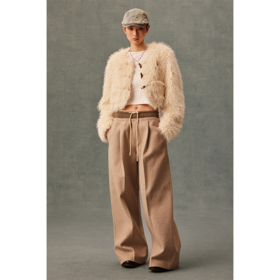 GOODBAI GBlogo金属标圆领短款长毛牛角扣外套