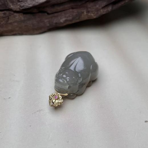 18K和田玉吊坠-烟紫貔貅 商品图0