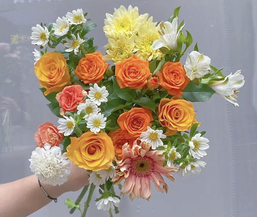【美好生活】小惊喜系列精品包年鲜花，共计52束，再送2个花瓶 商品图3