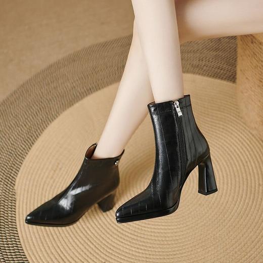 【预售5天】尖头高跟短靴女秋冬新款黑色法式百搭粗跟马丁靴女QS&6070 商品图2