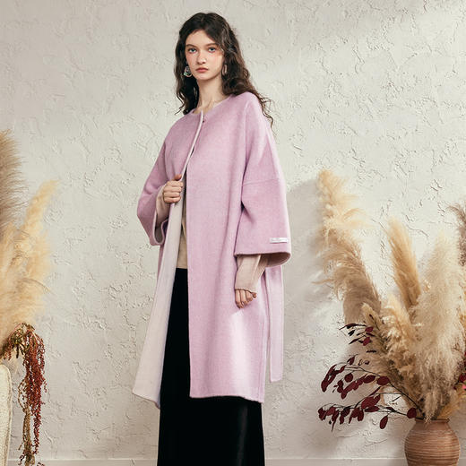 【暖冬内购】两三事 九尾谣 2024冬季新款优雅可拆毛领绑带羊毛呢外套女 商品图1