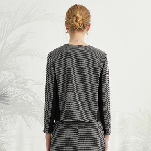 VIVIAN LIU薇薇安刘R2413101梅春女装新款圆领单排扣拼色长袖上衣 商品图1