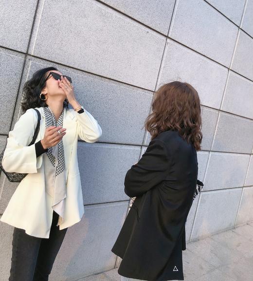 【顺丰包邮】05402 洛诗琳新款100%桑蚕丝19mm斜纹绸经典凯旋门方巾23172 商品图1