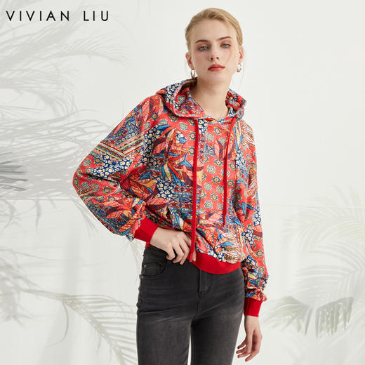 VIVIAN LIU薇薇安刘D2417302梅春女装新款连帽抽绳长袖针织衫 商品图0