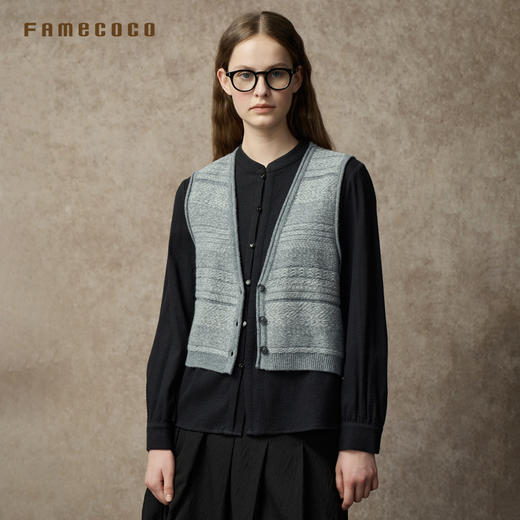 Famecoco范可儿复古绵羊毛提花V领针织马甲FAC8CA003 商品图3