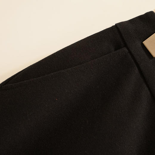 VIVIAN LIU薇薇安刘R2417501梅春女装新款斜插兜前拉链修身长裤 商品图3