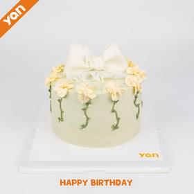 复古蝴蝶结裱花蛋糕