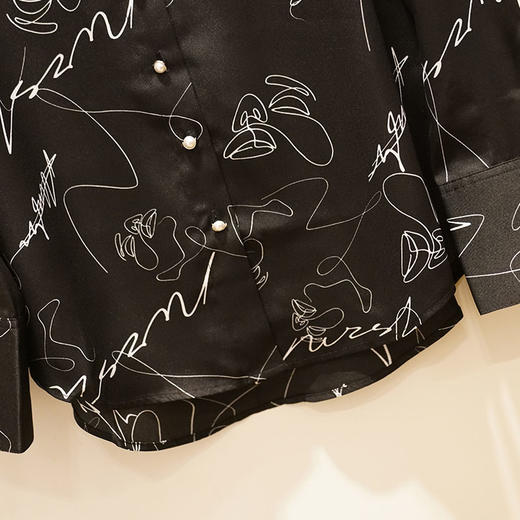 VIVIAN LIU薇薇安刘R2413001梅春女装新款翻领单排扣长袖衬衫 商品图3