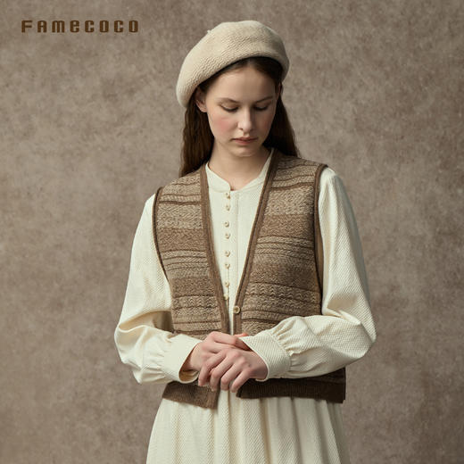 Famecoco范可儿复古绵羊毛提花V领针织马甲FAC8CA003 商品图1