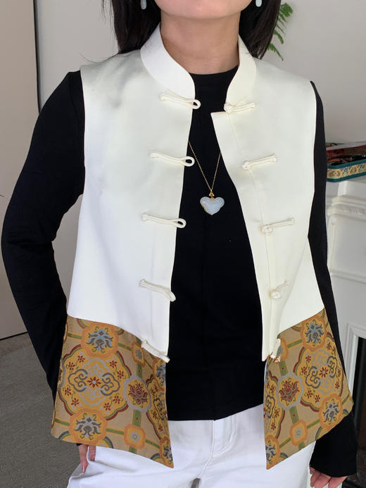 薄而暖的一款贴身羊毛打底衫！既柔软舒适又实穿百搭~选用美利奴天丝羊毛，质地柔软，带来轻若无物的穿着体验，回弹性佳，对身材的包容度高！合身不紧身，多色可选~ 商品图7