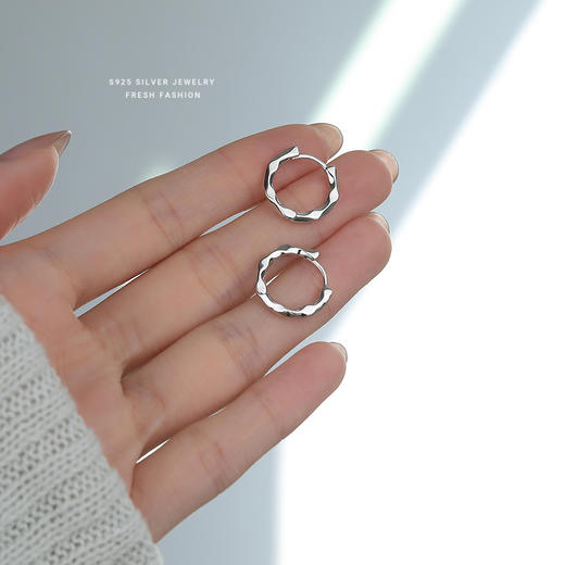 【无尽之灵】S925银几何素圈莫比乌斯环耳饰【YXS-E3963】 商品图2