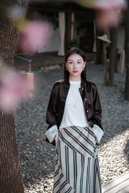 薄而暖的一款贴身羊毛打底衫！既柔软舒适又实穿百搭~选用美利奴天丝羊毛，质地柔软，带来轻若无物的穿着体验，回弹性佳，对身材的包容度高！合身不紧身，多色可选~ 商品图13