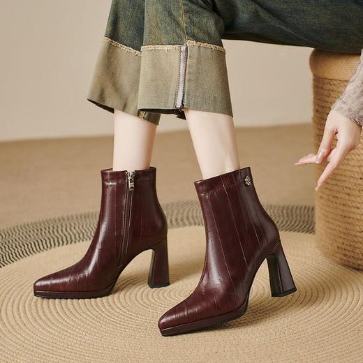 【预售5天】尖头高跟短靴女秋冬新款黑色法式百搭粗跟马丁靴女QS&6070 商品图4