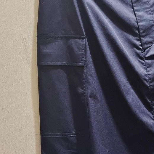 VIVIAN LIU R2414002梅春女装新款时尚腰部系扣下摆抽绳A字半裙 商品图3