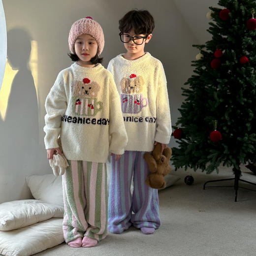 【冬装新品】 2024冬款儿童半边绒家居服 男童女童同款 软绵绵蛋糕熊/字母彩虹条睡衣套装 商品图3