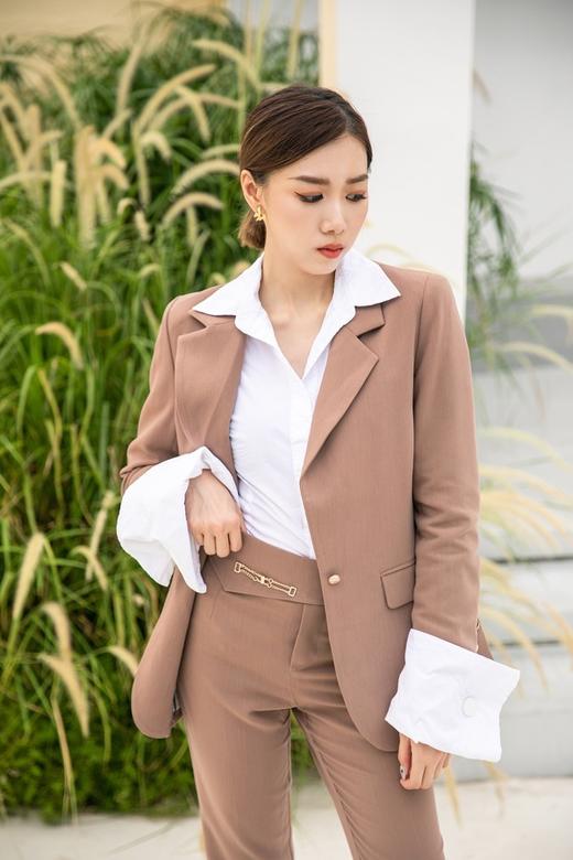 ESTELLICA 经典一字扣西装九分裤套装 14357 商品图5