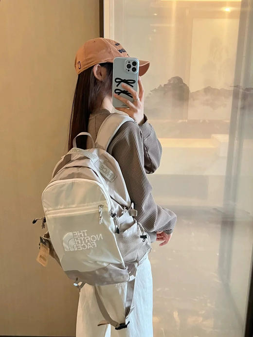 【11月13日 上午12:00 秒杀】收尾秒杀 暂时用不到的请务必提前囤货 北面 原厂大号三色防水 旅行包 学生书包 商品图0