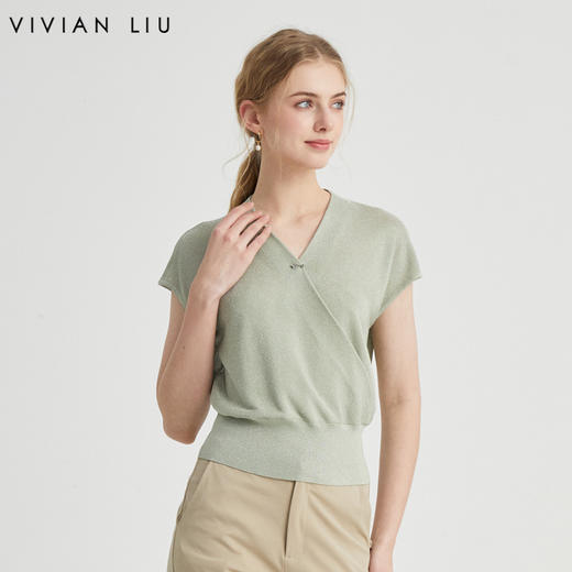 VIVIAN LIU薇薇安刘TR2426307春女装新款砍袖斜搭胸针套头针织衫 商品图0