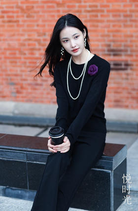 逸红颜明月优选#『软黄金山羊绒羊毛混纺毛衣』『悦时光』[399/1件,599/2件] 蓬松柔软,更轻更暖更有筋骨感