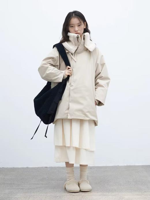 步履不停/4D26002C/连帽橄榄扣米白色中长款羽绒服 商品图1