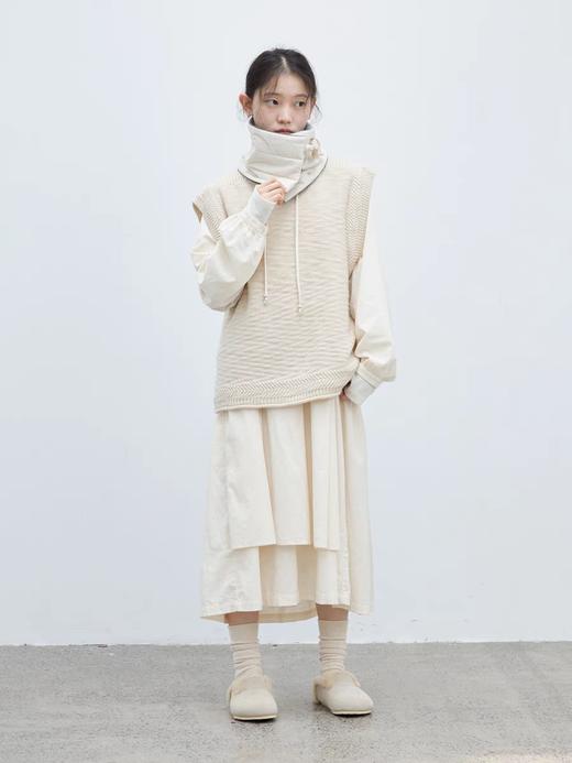 步履不停/4D13226C/粗针套头白色卷边毛线背心马甲 商品图2