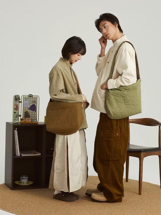 OADB/A32488A005/双面麂皮斜挎包 商品图1