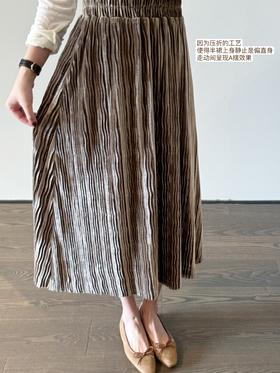 身着流光,迷人如你 最新压折工艺制成韩国丝绒半身裙 苔藓咖