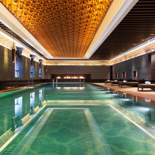 雪季大促！2晚/3晚【长白山柏悦酒店】滑雪酒店高奢享受！入住即享专车接送机，含正餐/漂流/儿童滑雪半日营、2大1小度假区滑雪权益，打卡汉拿山温泉、水乐园，嗨玩冬季长白！ 商品图4