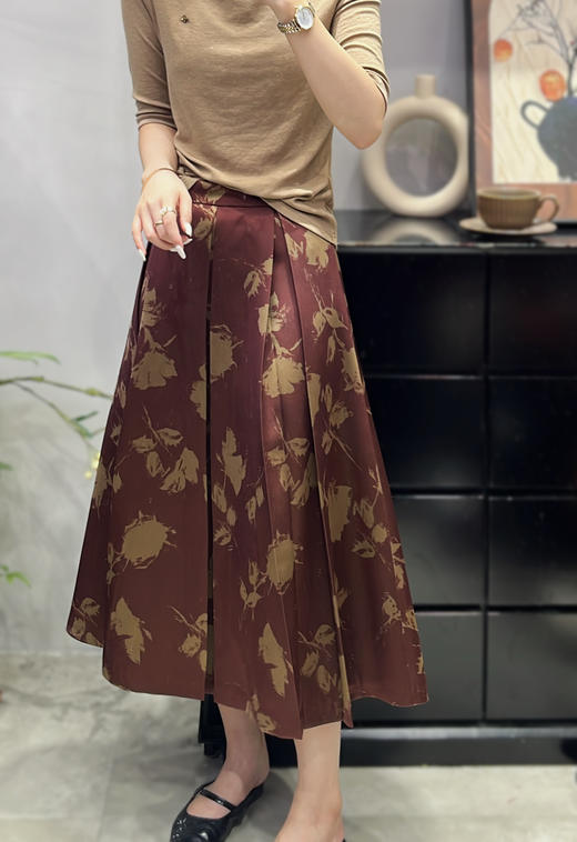 伯妮斯茵 | 复古水墨风 黑金花卉压褶半身裙 高腰中长款 A 字裙 春夏气质显瘦裙 HJ3B59 商品图1