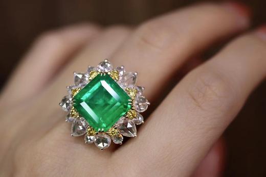5.77克拉 方形祖母绿戒指 商品图3