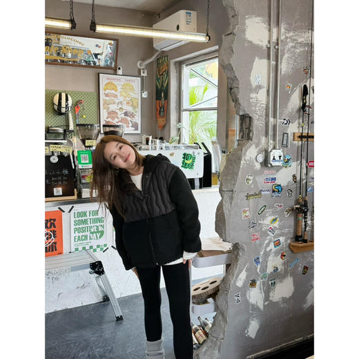 25特价 2411201   羽绒“羊羔毛” 拼接外套 商品图5