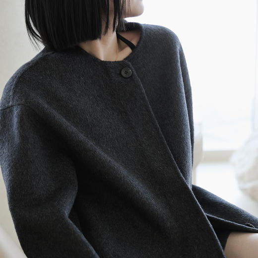 【顺丰包邮】12144洛诗琳高奢设计感时尚围巾骆驼绒毛呢大衣247528 商品图2