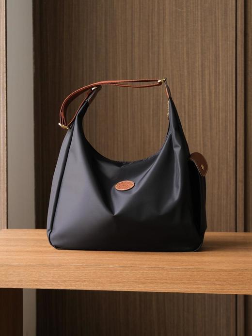 被王菲种草了，珑骧帆布hobo邮差包实用主义兼具美感，大容量超轻便全年都能背，可单肩斜挎、腋下、手提！（SS） 商品图10