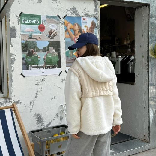 25特价 2411201   羽绒“羊羔毛” 拼接外套 商品图6