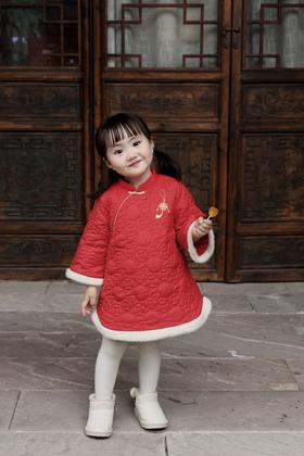 新中式连衣裙 | 女儿新年这样穿被夸爆了！