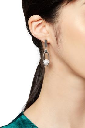 Pop Pinky 设计感珍珠耳环 5782