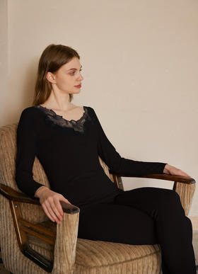 【保暖也要美】断码特价！柜上1099！爱mu甜美蕾丝刺绣V领柔暖内衣套装女 双面磨毛保暖发热棉质亲肤家居服