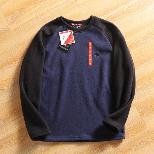 出口单！恒温科技面料!2024男女情侣撞色插肩袖摇粒绒加厚保暖圆领卫衣！（衣服上的彩色标是尺码标，可以撕下来） 商品图8