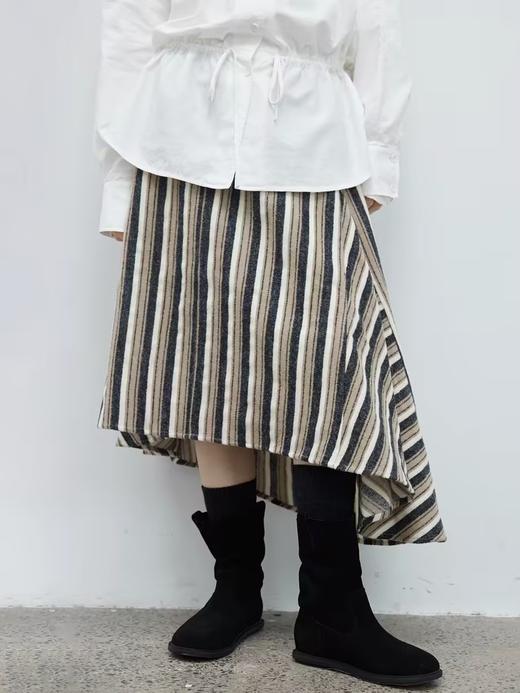 步履不停/4D41124C/不规则A摆条纹长裙 商品图0